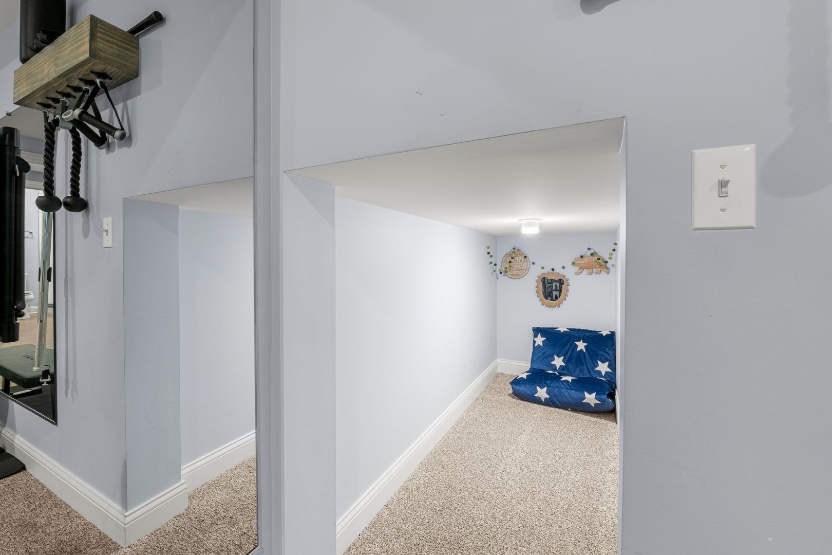 81 Landon Circle, Wheaton, IL 60189