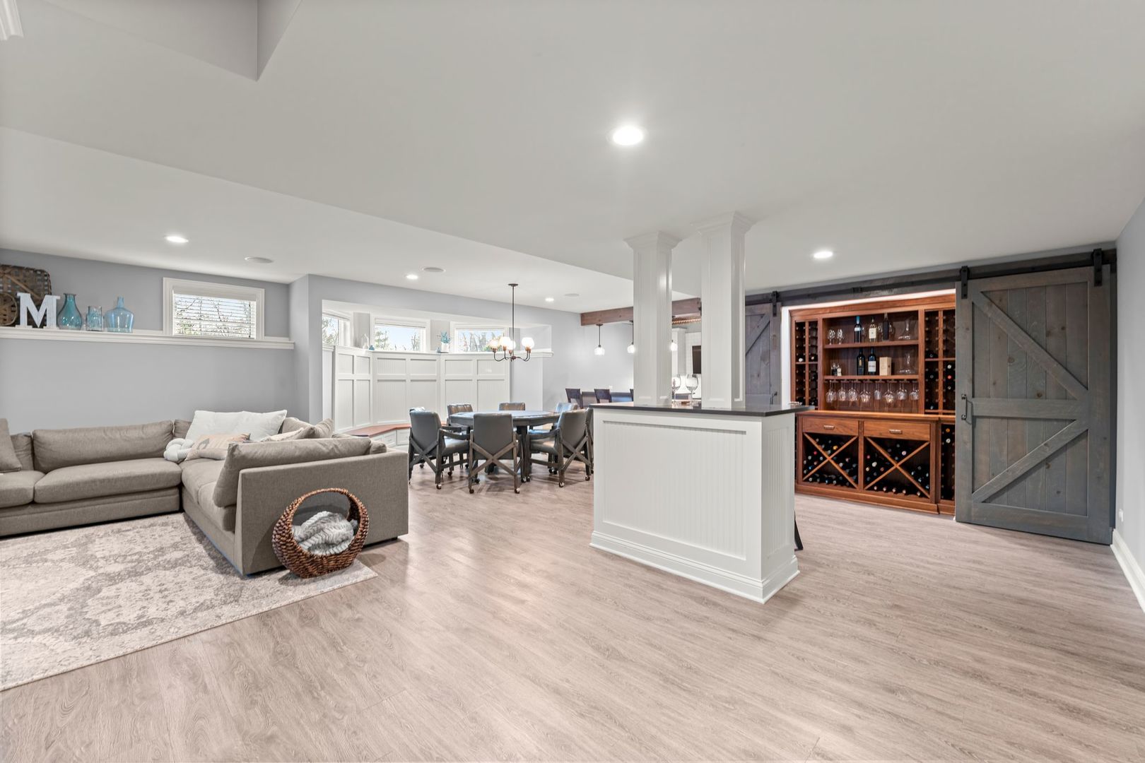 81 Landon Circle, Wheaton, IL 60189