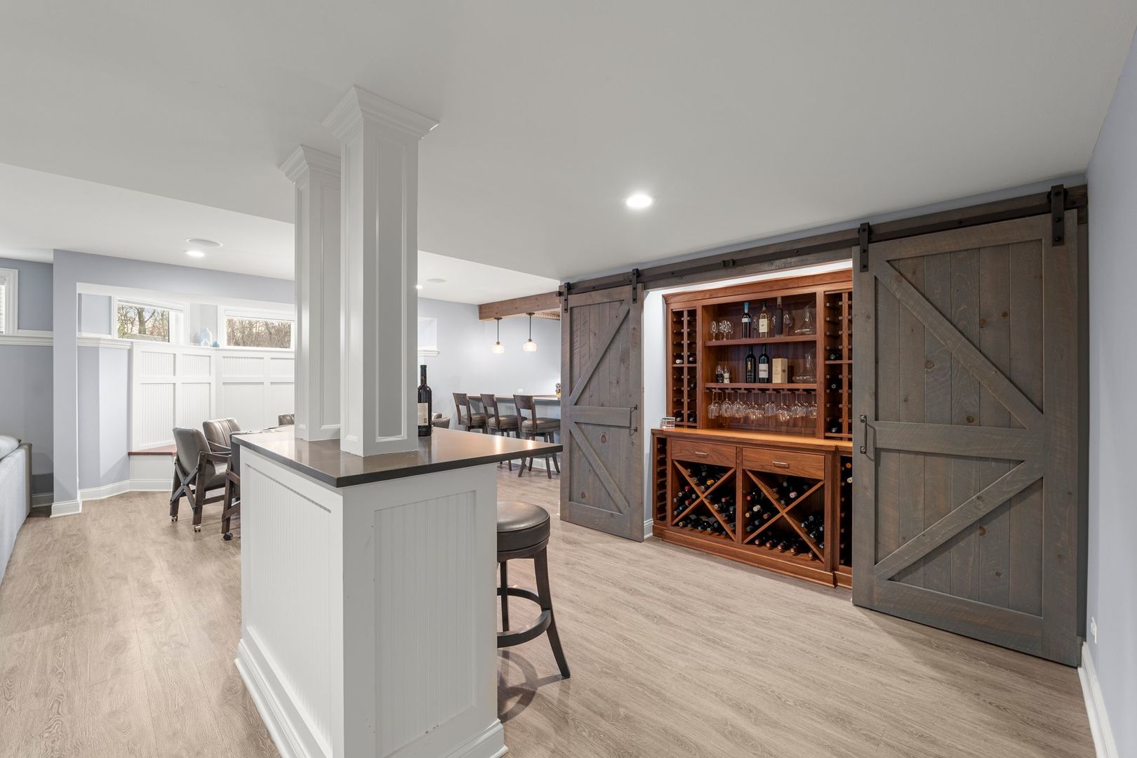 81 Landon Circle, Wheaton, IL 60189