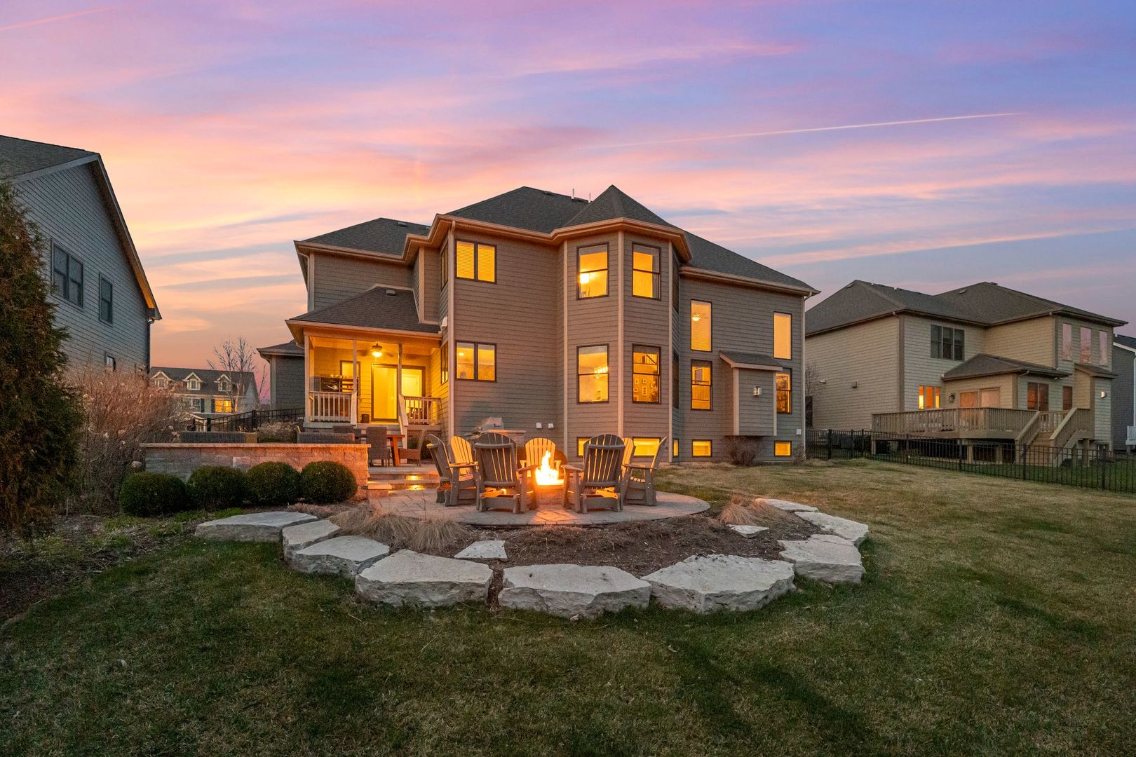 81 Landon Circle, Wheaton, IL 60189