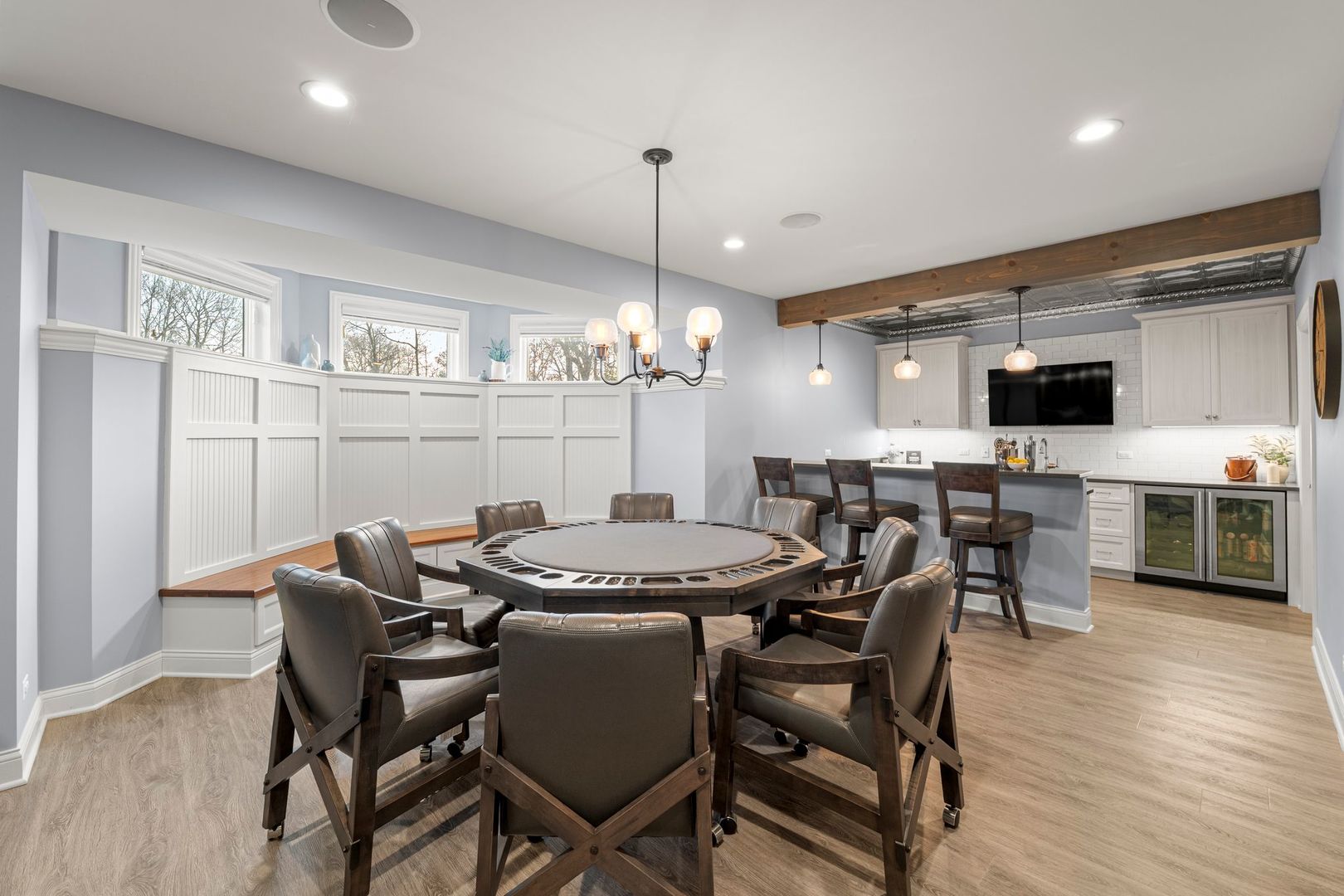 81 Landon Circle, Wheaton, IL 60189