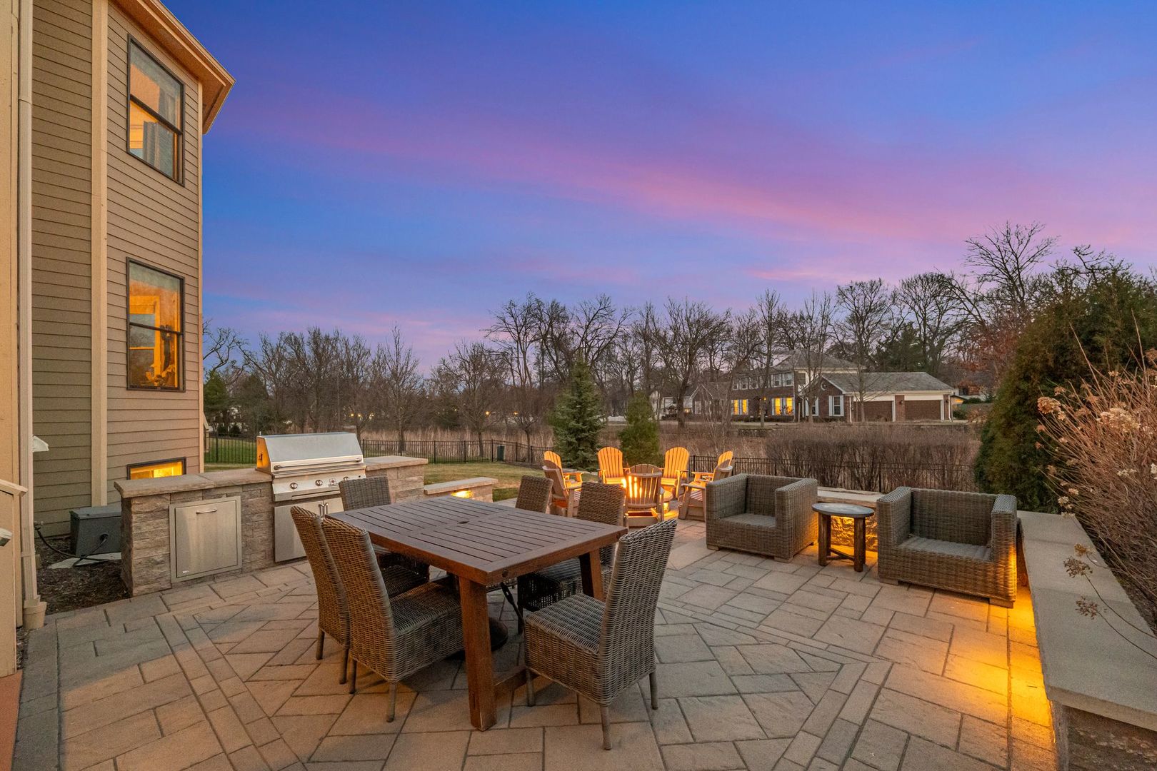 81 Landon Circle, Wheaton, IL 60189