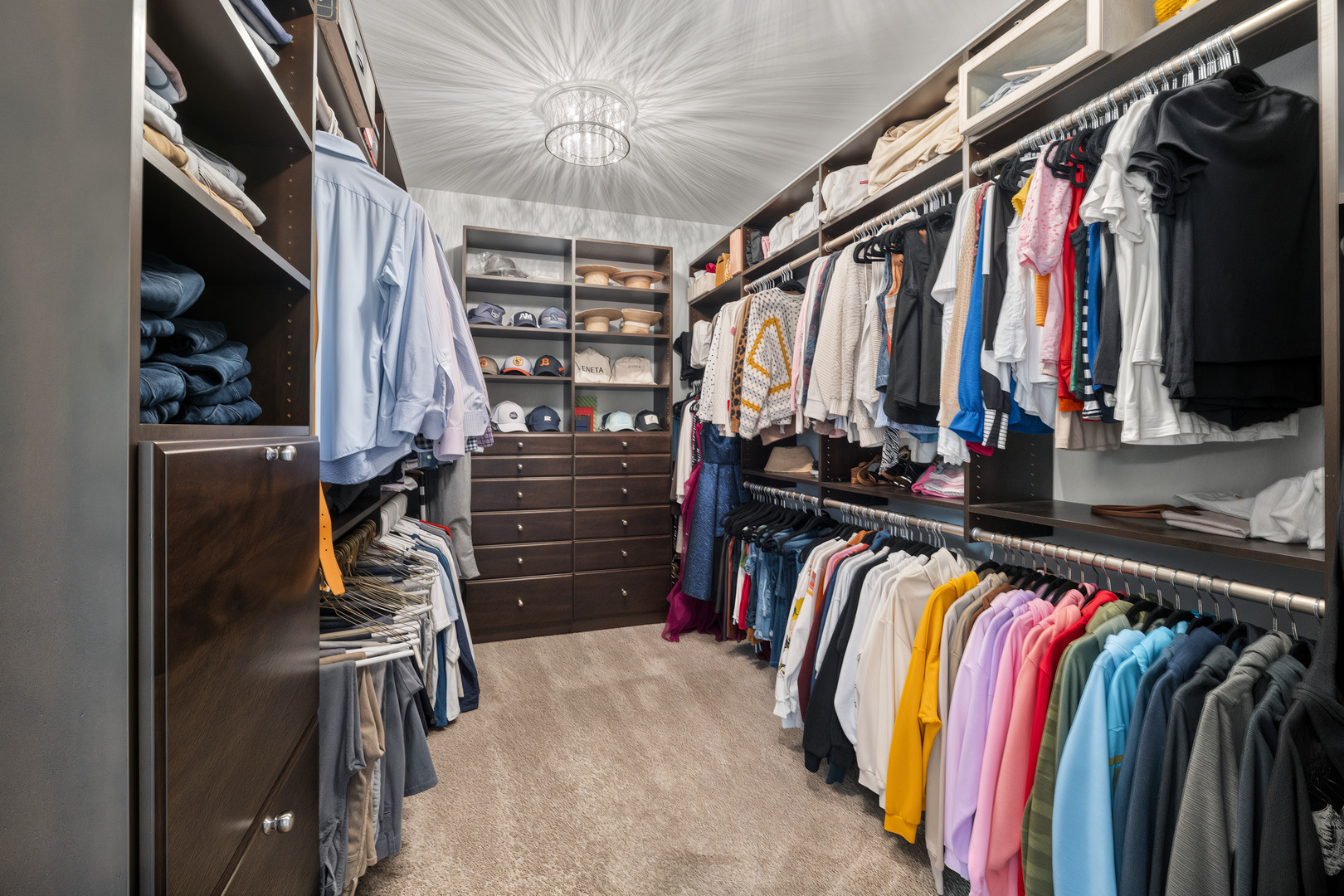 81 Landon Circle, Wheaton, IL 60189