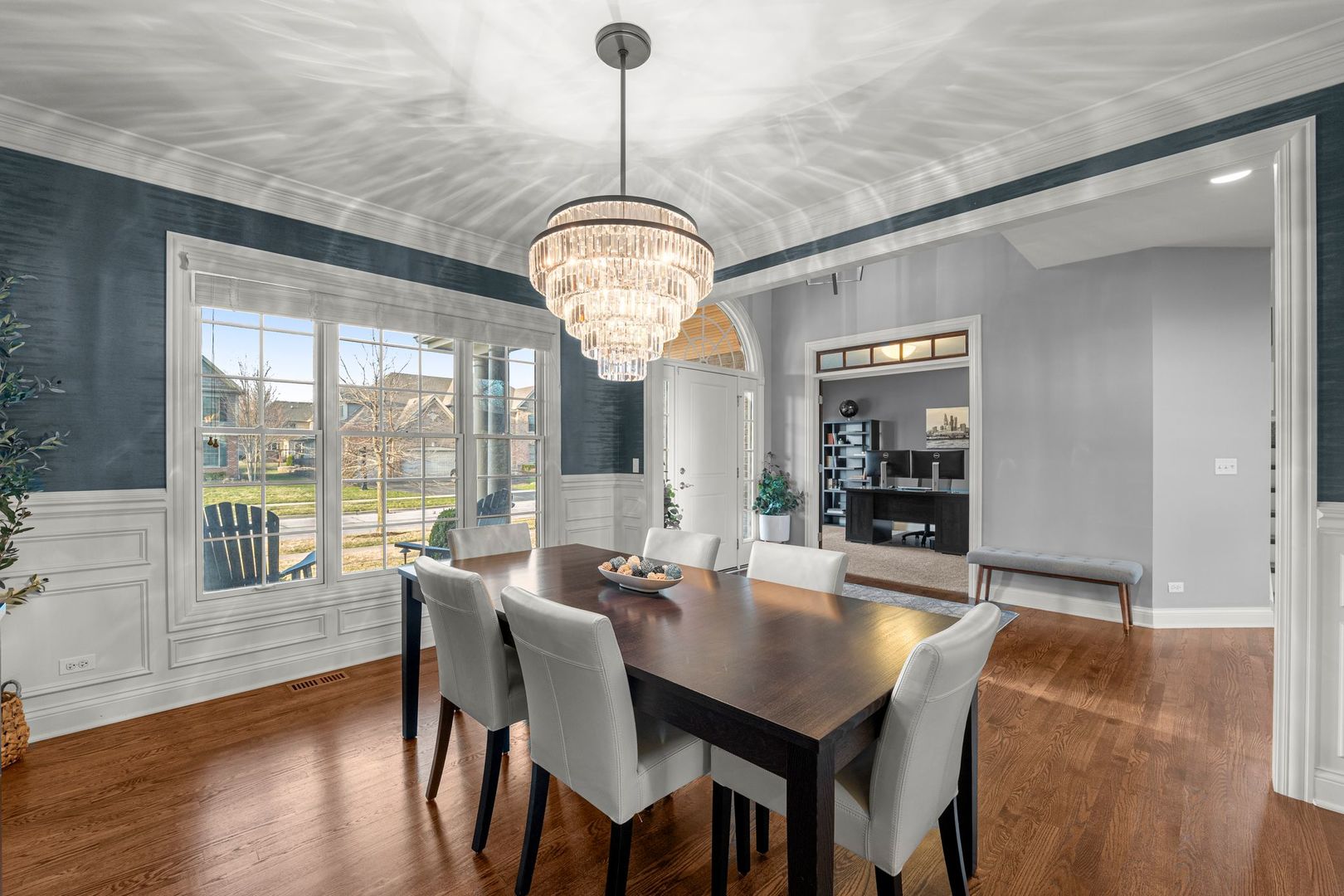 81 Landon Circle, Wheaton, IL 60189