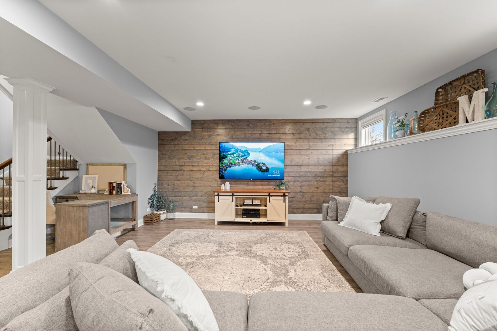 81 Landon Circle, Wheaton, IL 60189