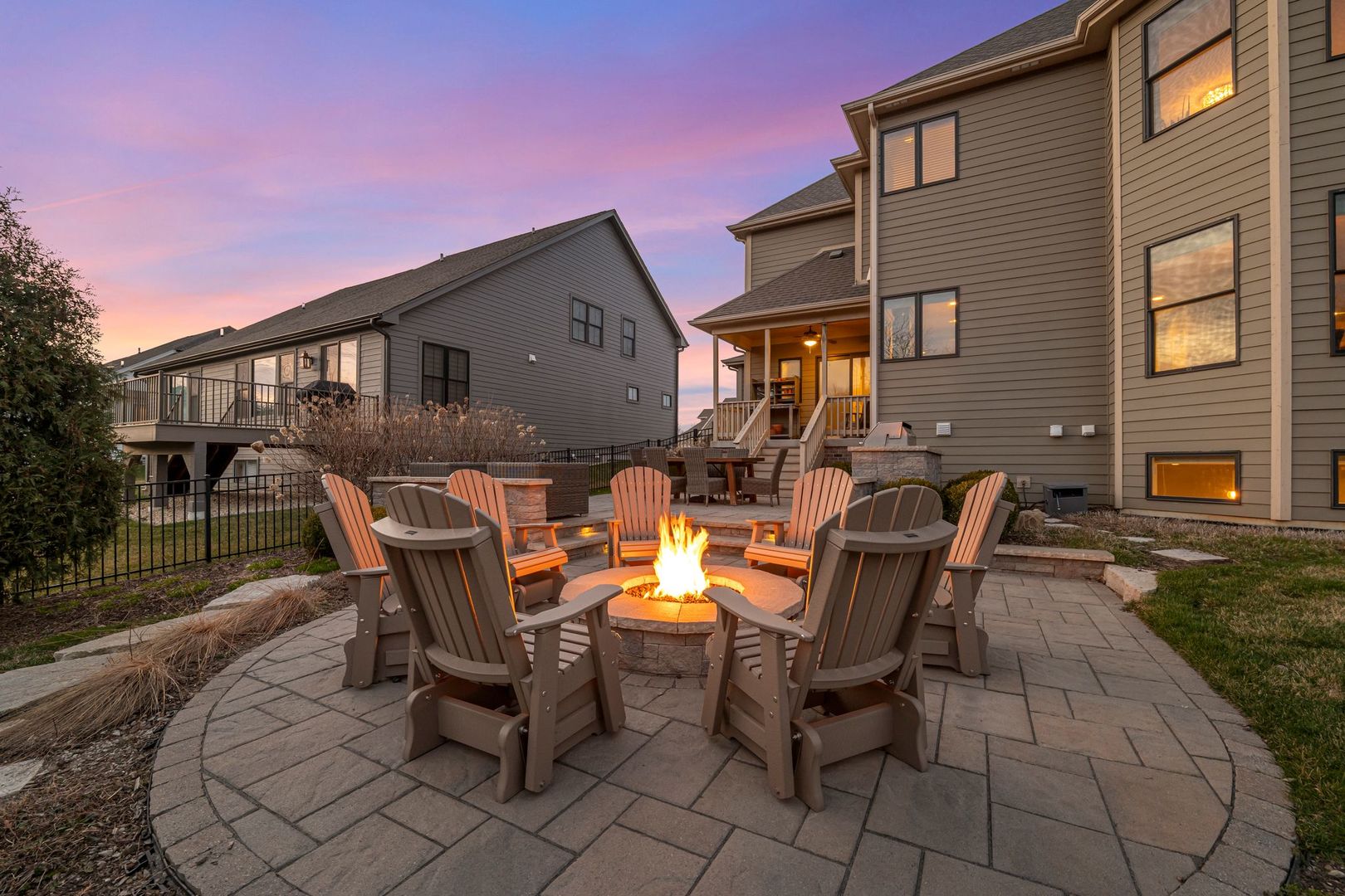 81 Landon Circle, Wheaton, IL 60189