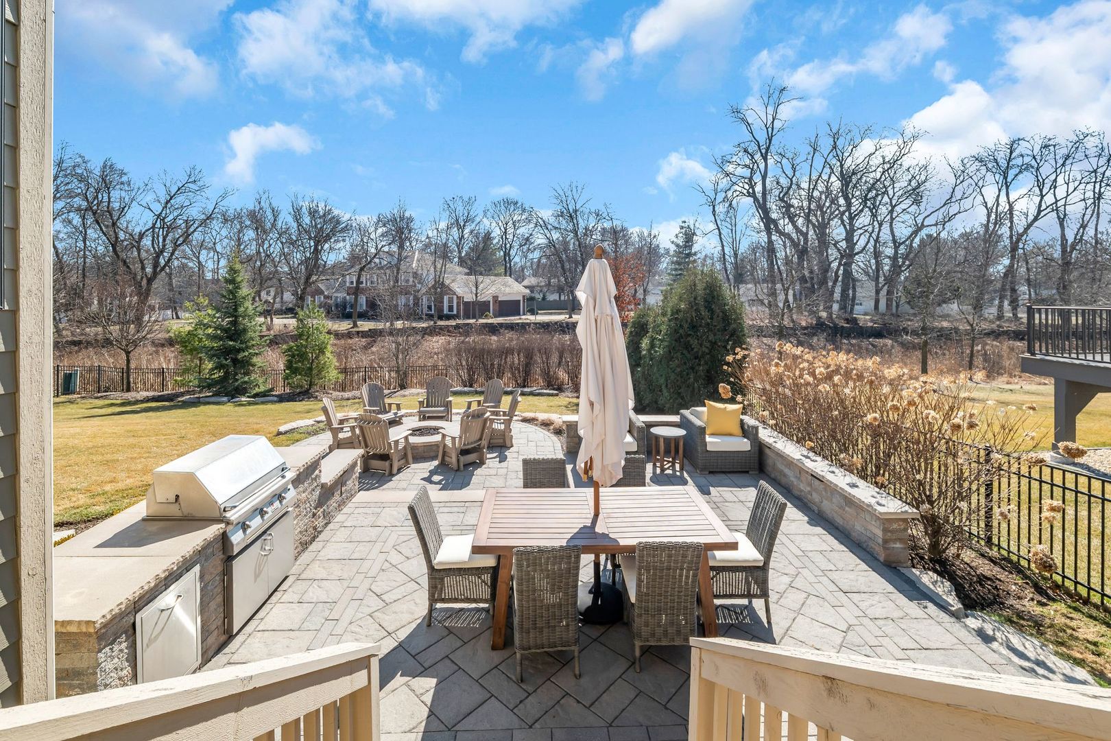 81 Landon Circle, Wheaton, IL 60189