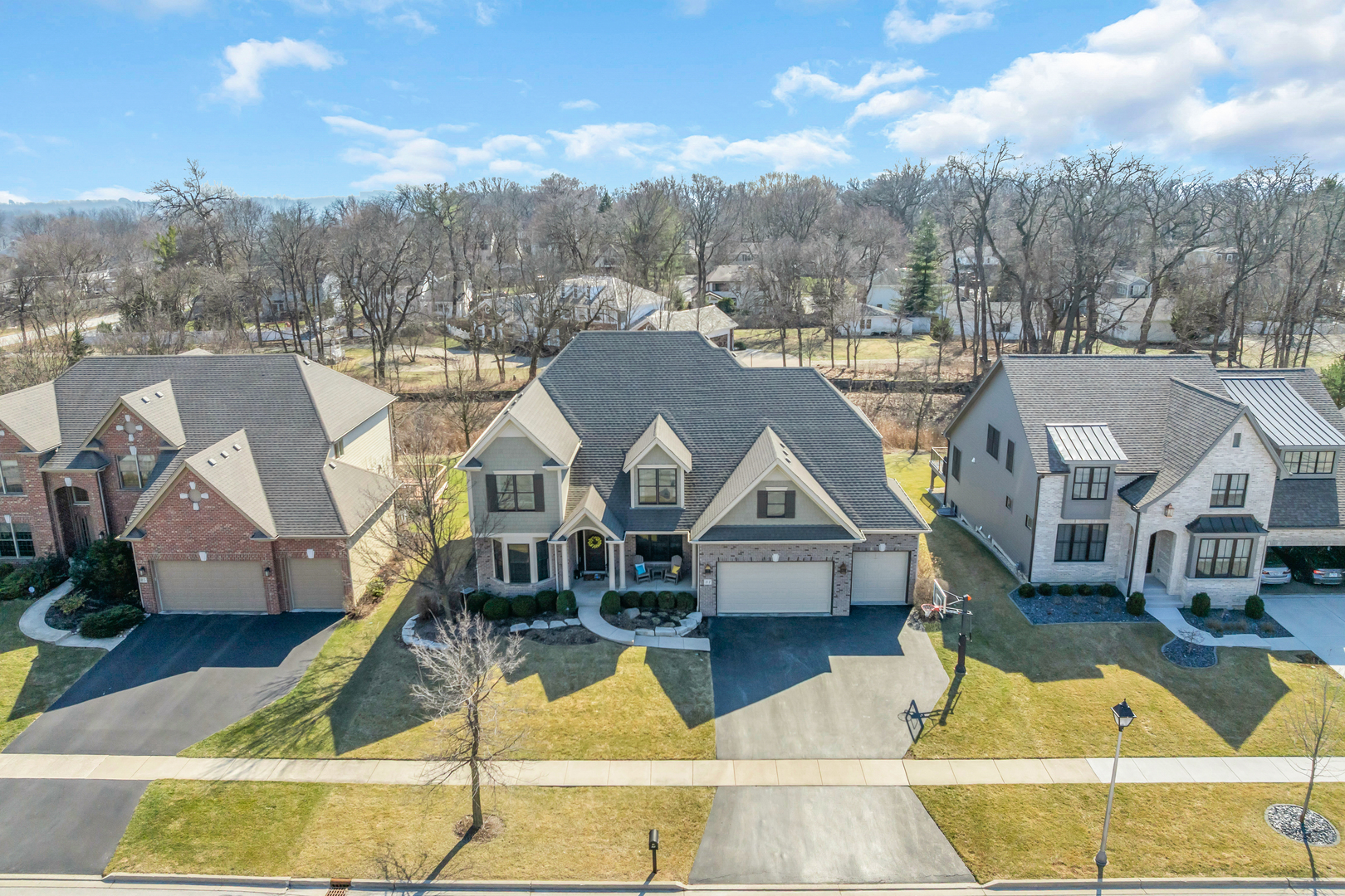 81 Landon Circle, Wheaton, IL 60189