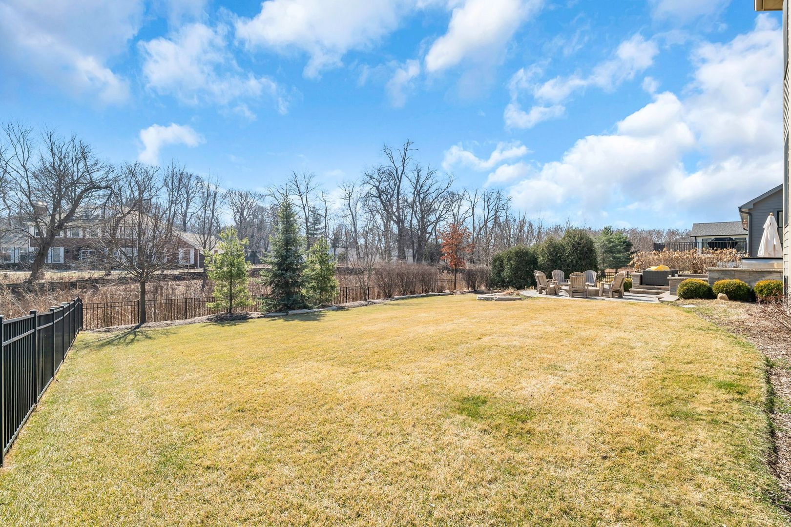 81 Landon Circle, Wheaton, IL 60189