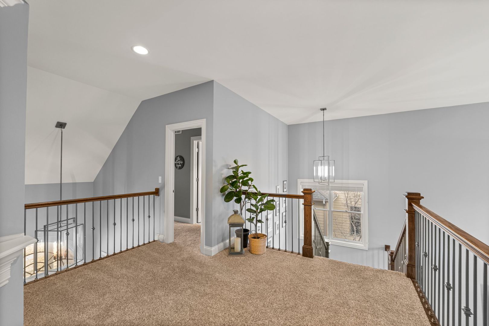 81 Landon Circle, Wheaton, IL 60189