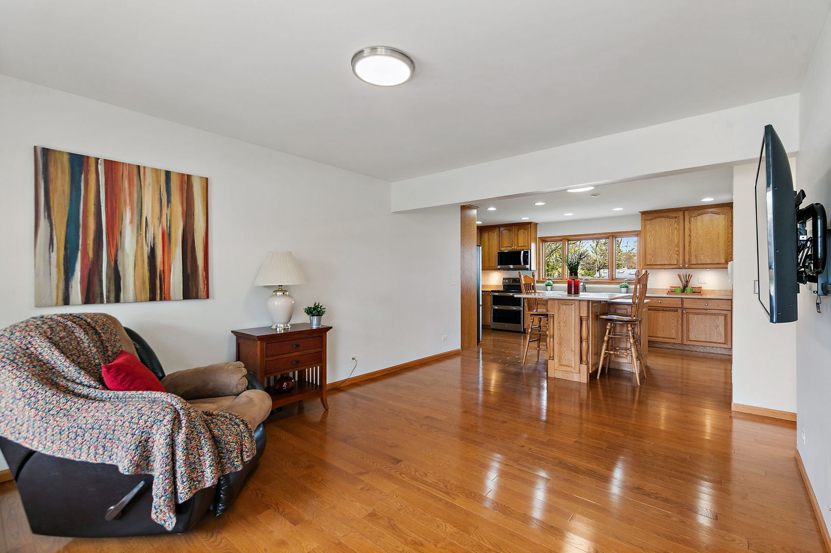 227 Lincoln Street, Schaumburg, IL 60194