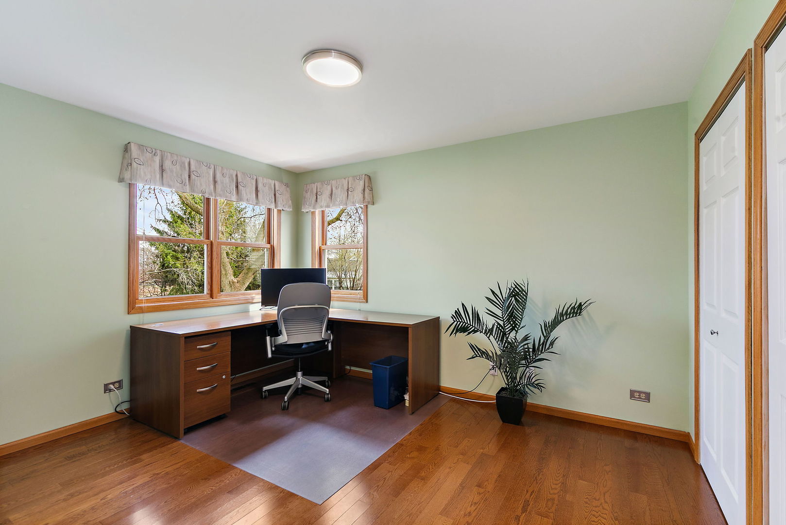 227 Lincoln Street, Schaumburg, IL 60194