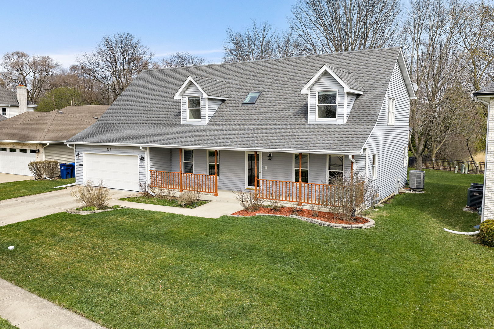 227 Lincoln Street, Schaumburg, IL 60194