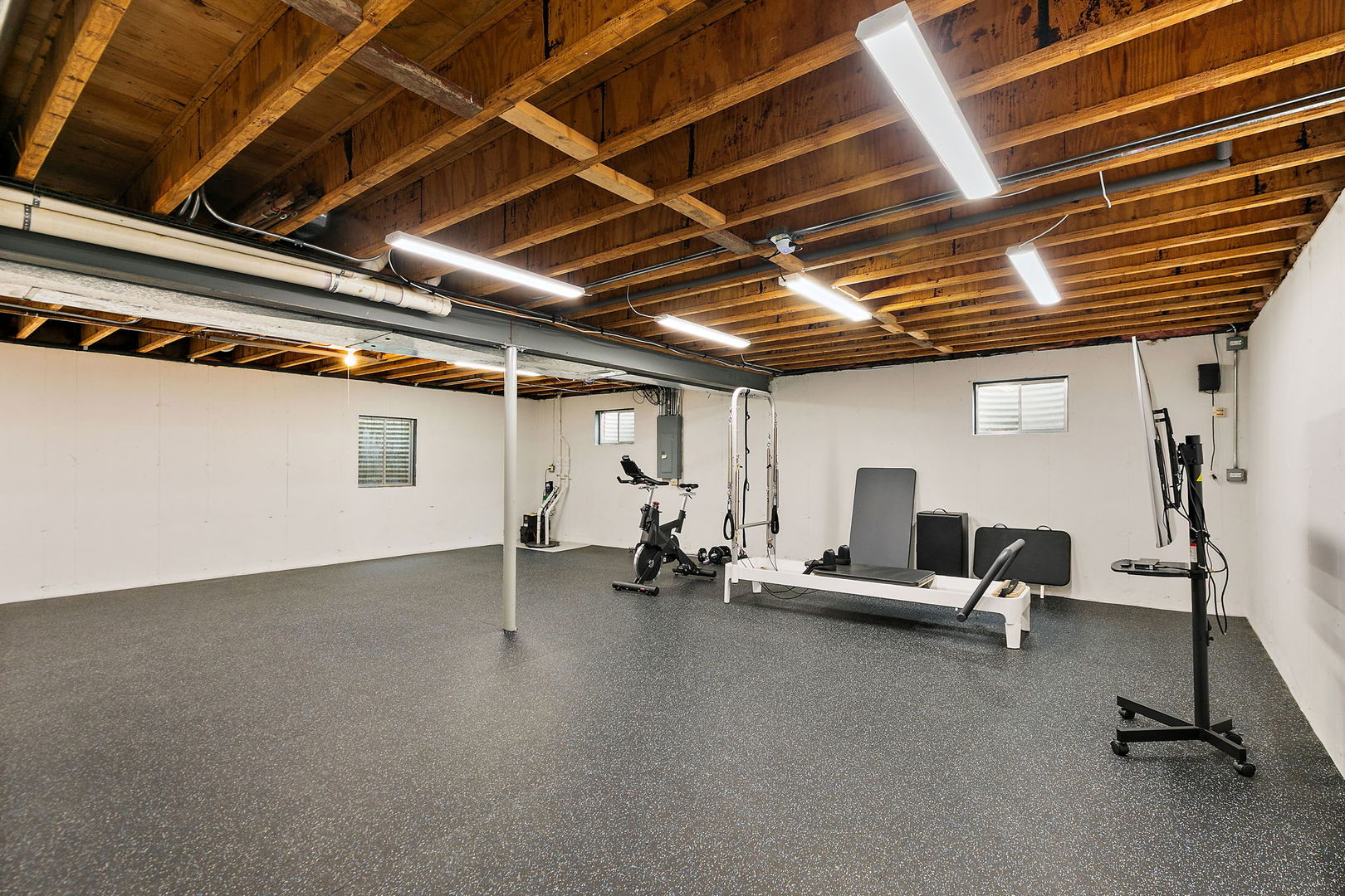 227 Lincoln Street, Schaumburg, IL 60194