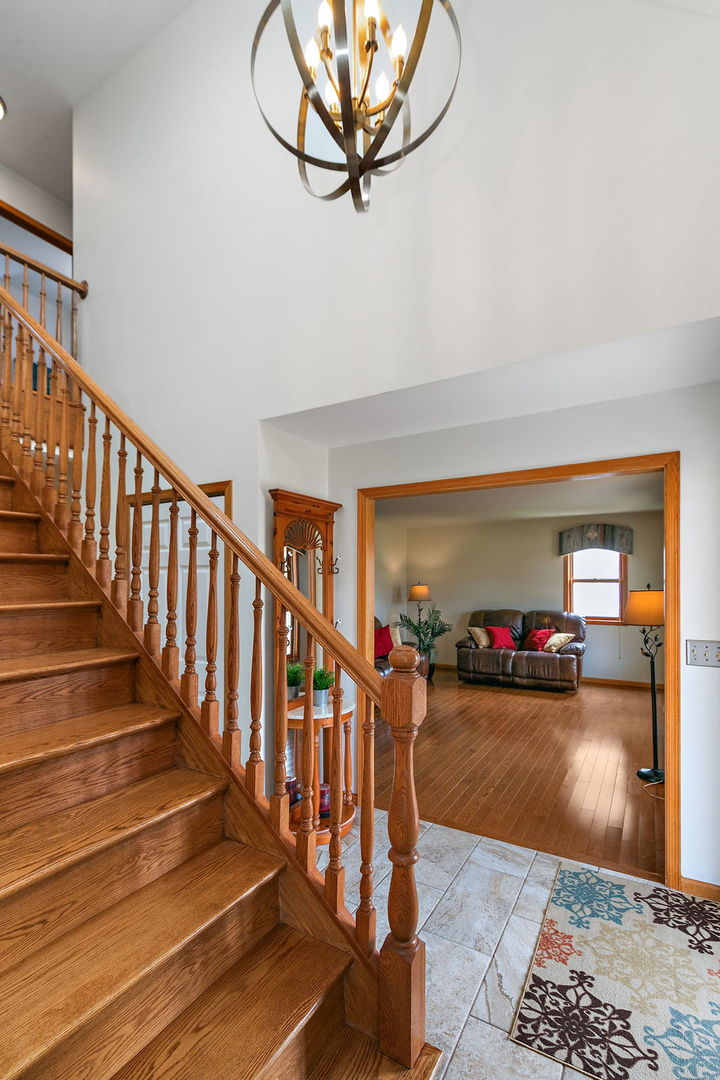 227 Lincoln Street, Schaumburg, IL 60194