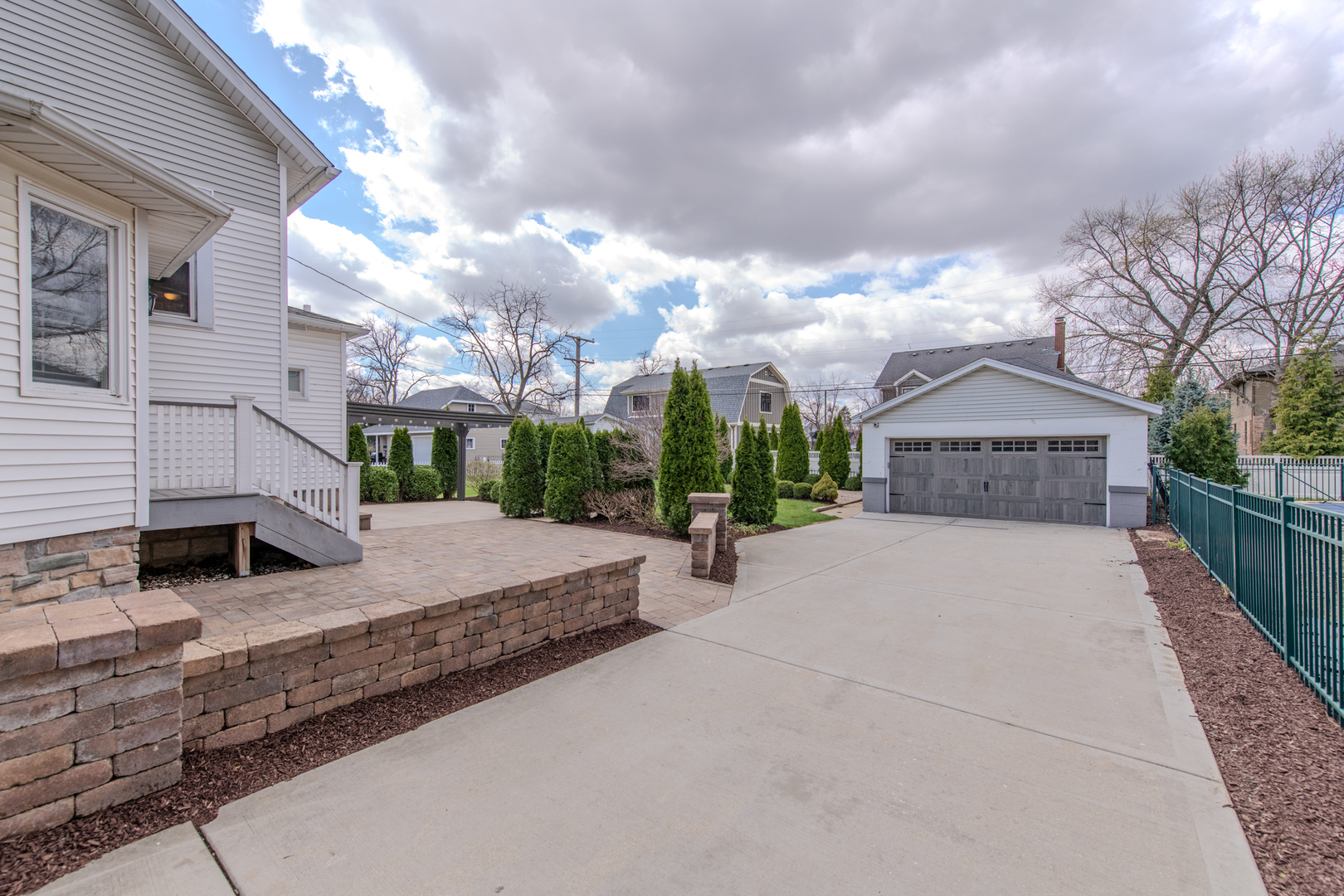 220 Hickory Street, Frankfort, IL 60423