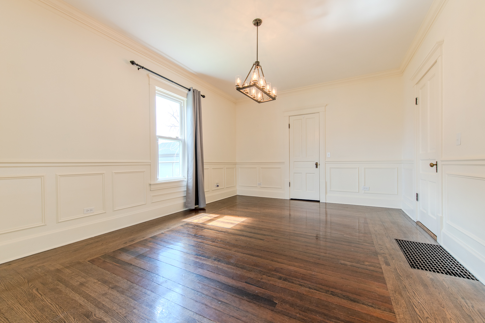 220 Hickory Street, Frankfort, IL 60423