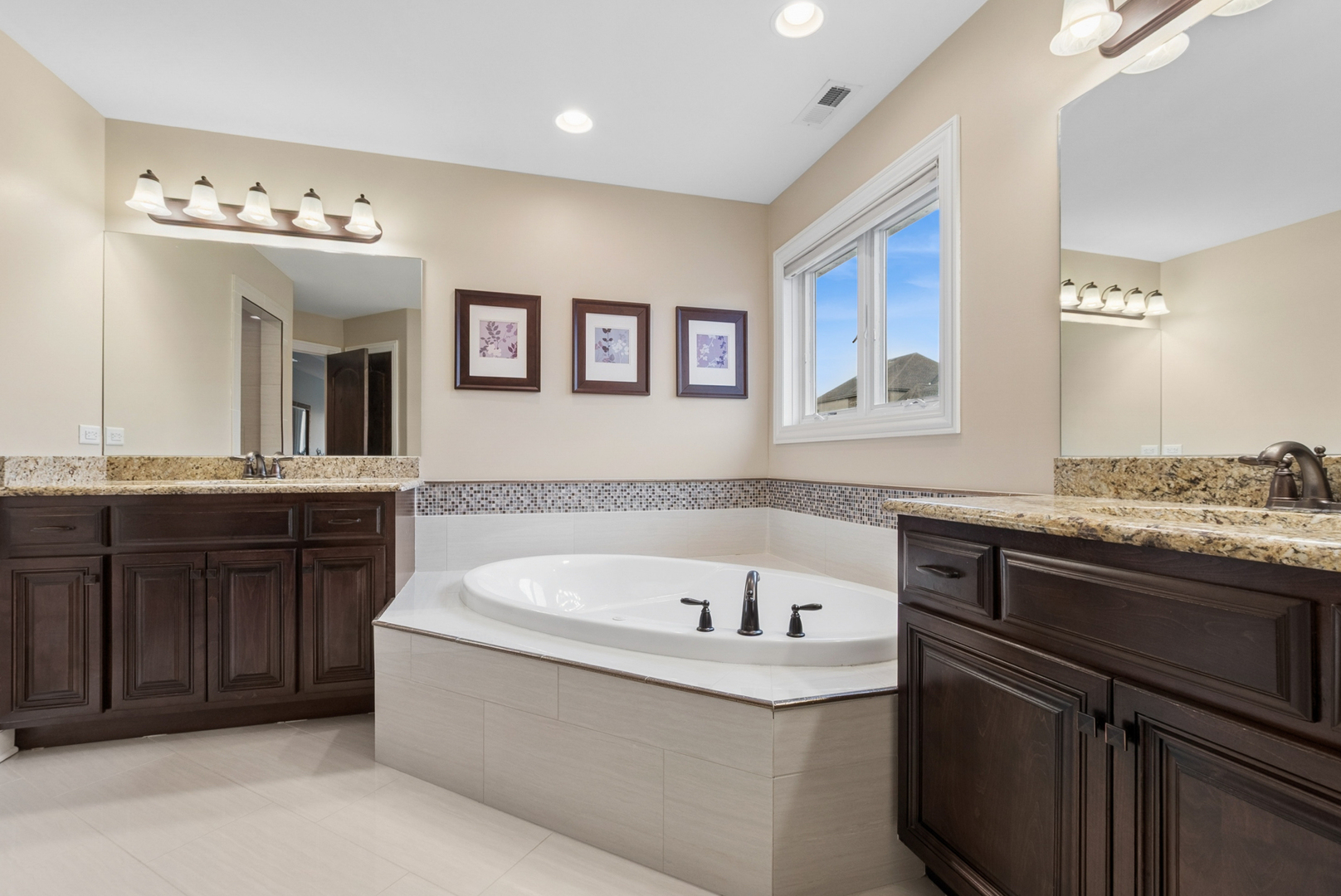 10835 Scarlet Drive, Orland Park, IL 60467