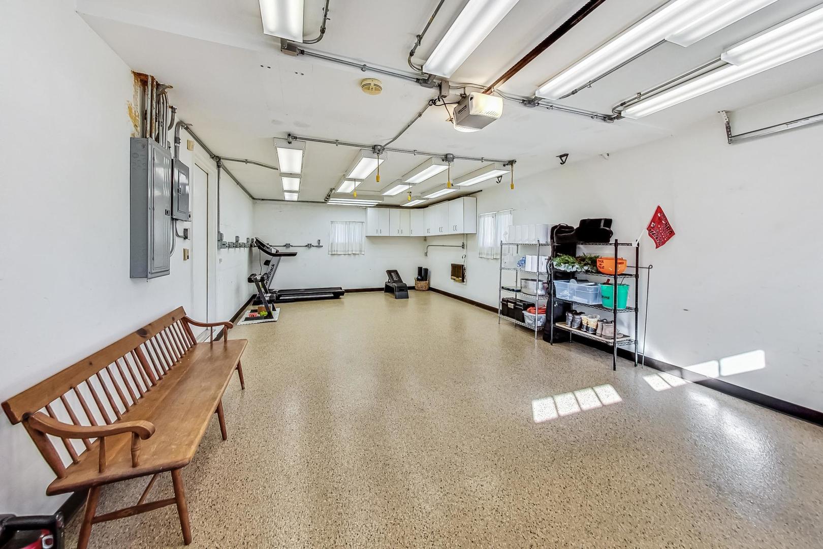 705 N County Line Road, Hinsdale, IL 60521