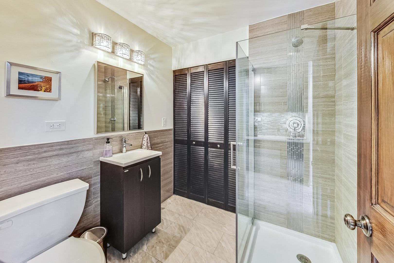 705 N County Line Road, Hinsdale, IL 60521