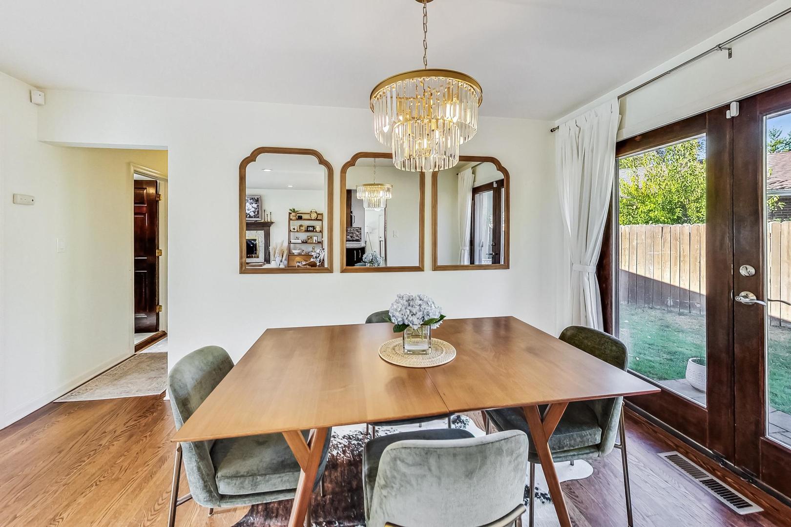 705 N County Line Road, Hinsdale, IL 60521