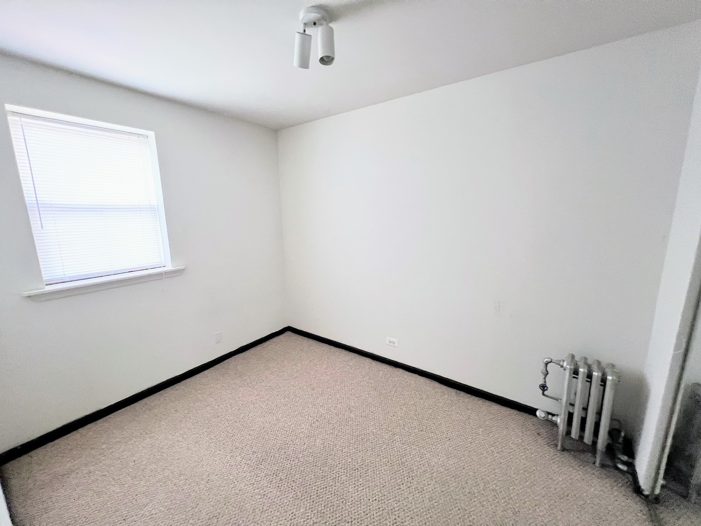 3933 N Clarendon Avenue #504, Chicago, IL 60613