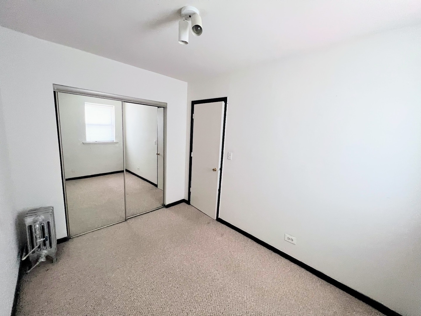 3933 N Clarendon Avenue #504, Chicago, IL 60613