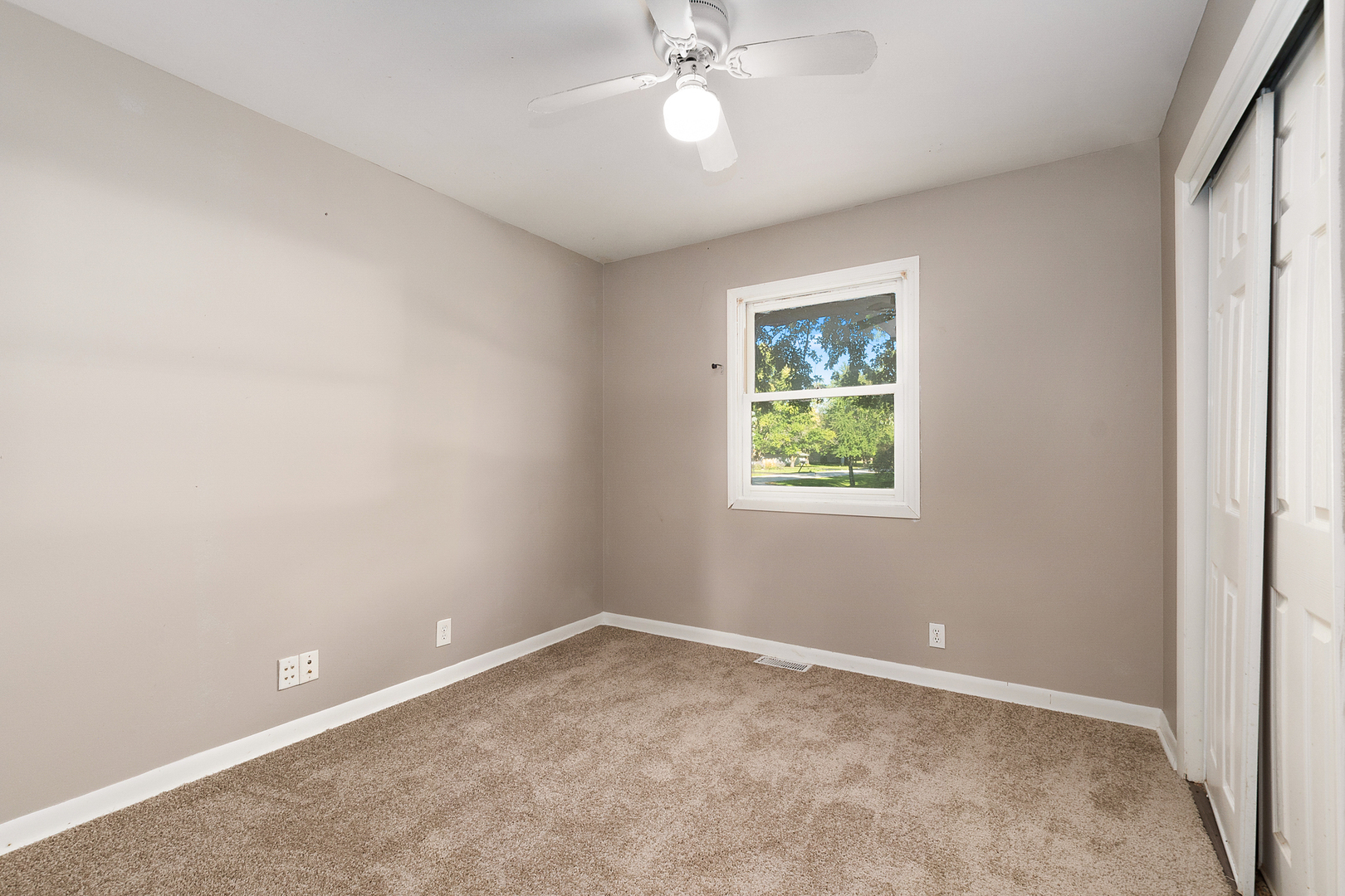 16340 S McGrath Drive, Plainfield, IL 60586