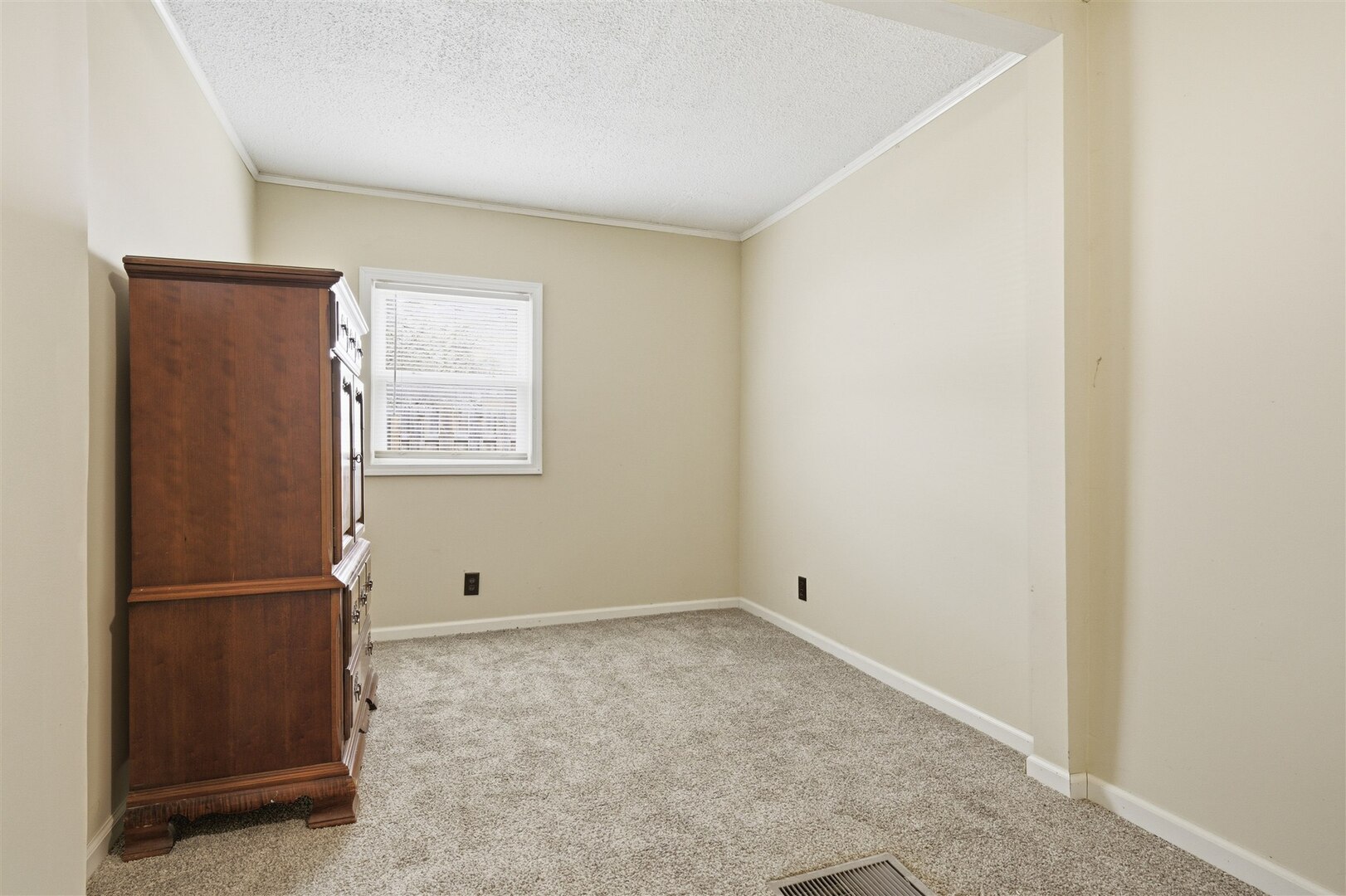 603 W Chestnut Street, Bloomington, IL 61701