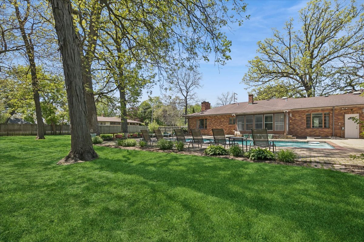 667 N Lake Street, Grayslake, IL 60030