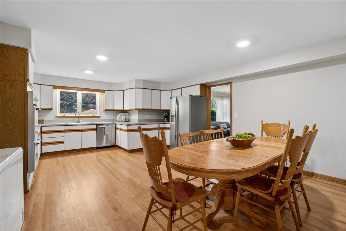 667 N Lake Street, Grayslake, IL 60030