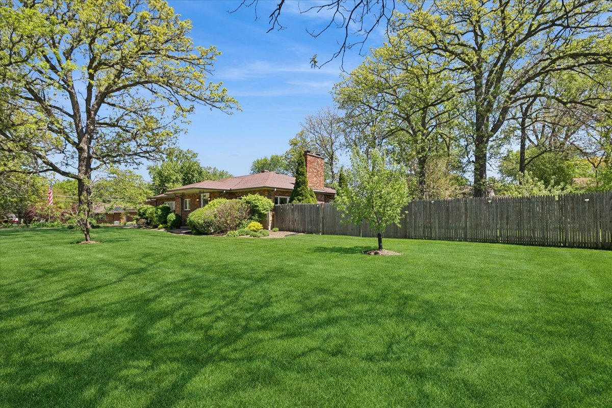 667 N Lake Street, Grayslake, IL 60030