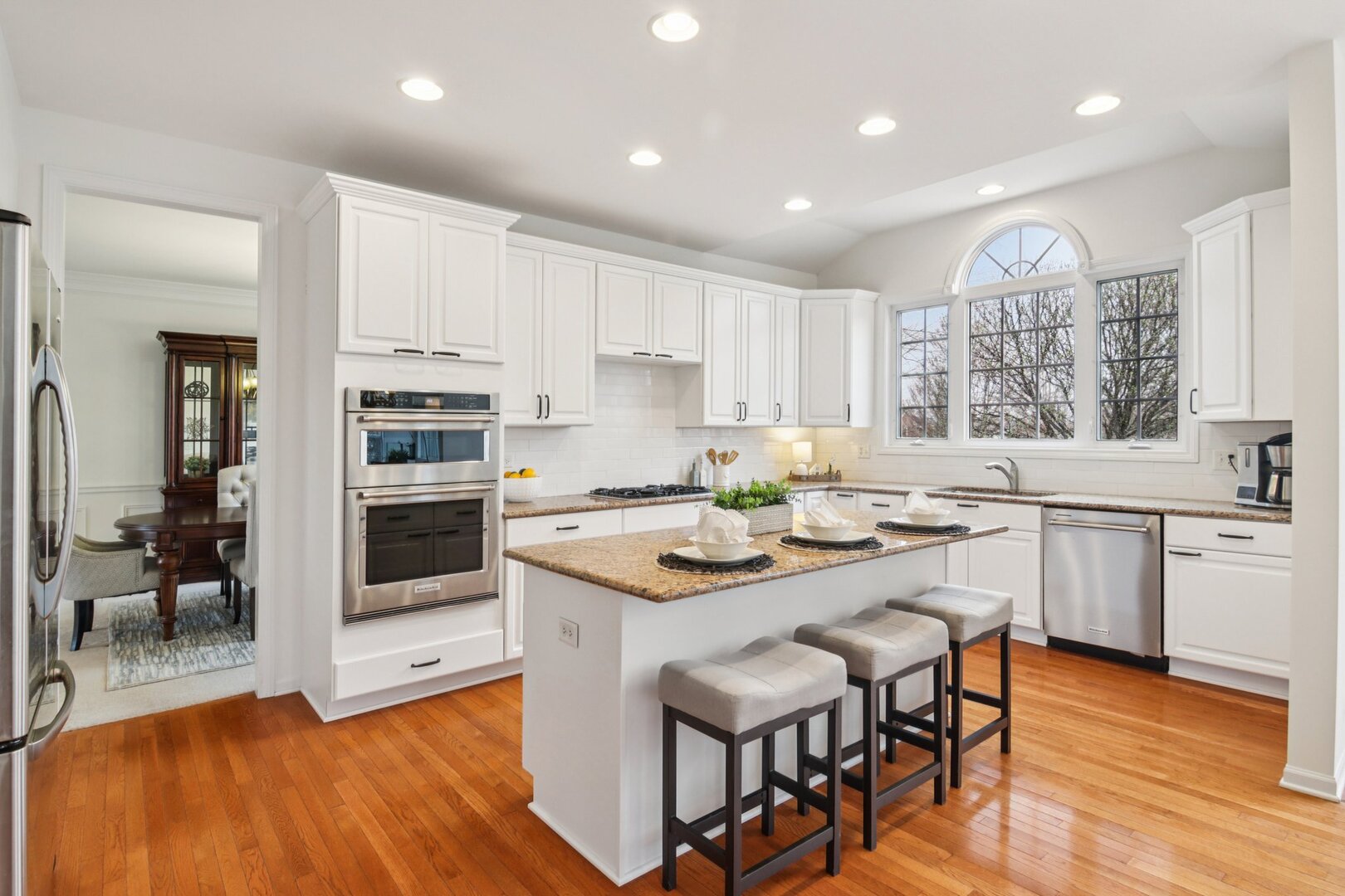 2415 Wembley Court, Gurnee, IL 60031