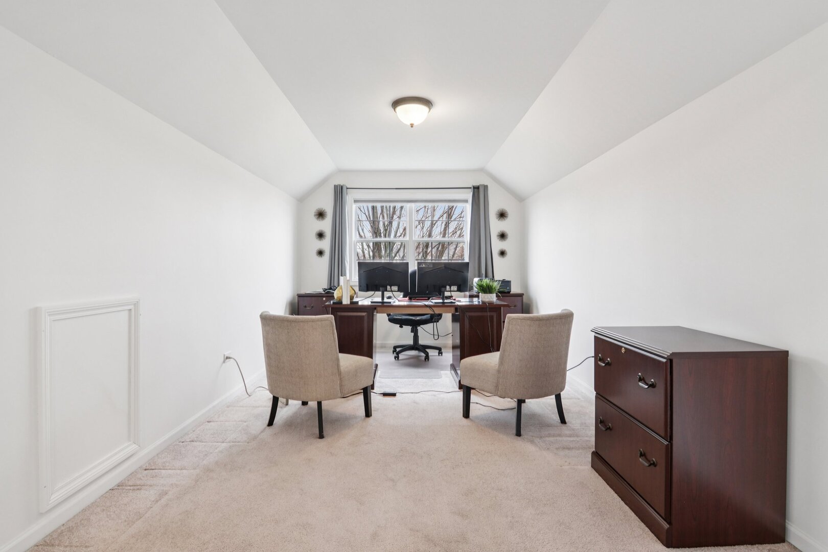 2415 Wembley Court, Gurnee, IL 60031