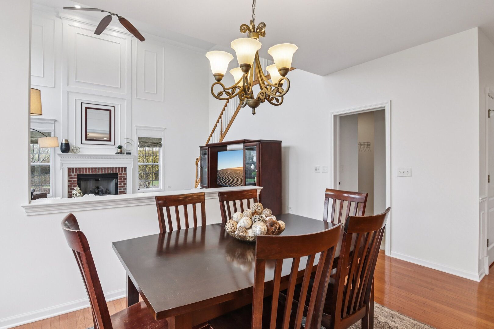 2415 Wembley Court, Gurnee, IL 60031