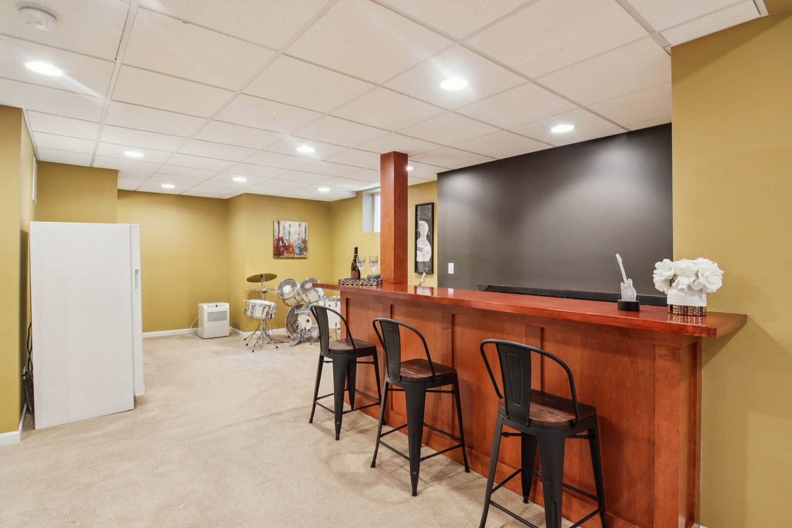 2415 Wembley Court, Gurnee, IL 60031