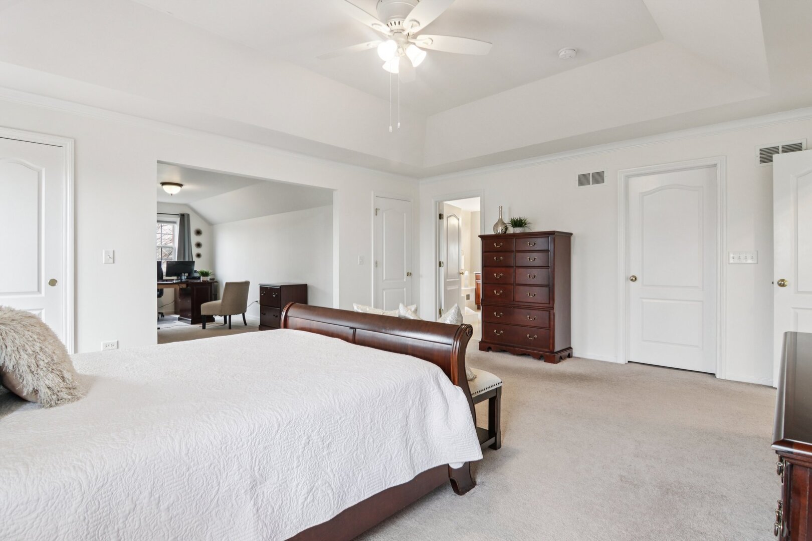 2415 Wembley Court, Gurnee, IL 60031