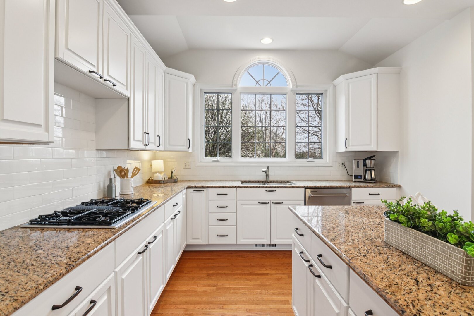 2415 Wembley Court, Gurnee, IL 60031