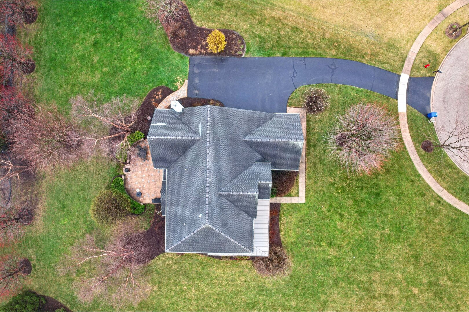 2415 Wembley Court, Gurnee, IL 60031