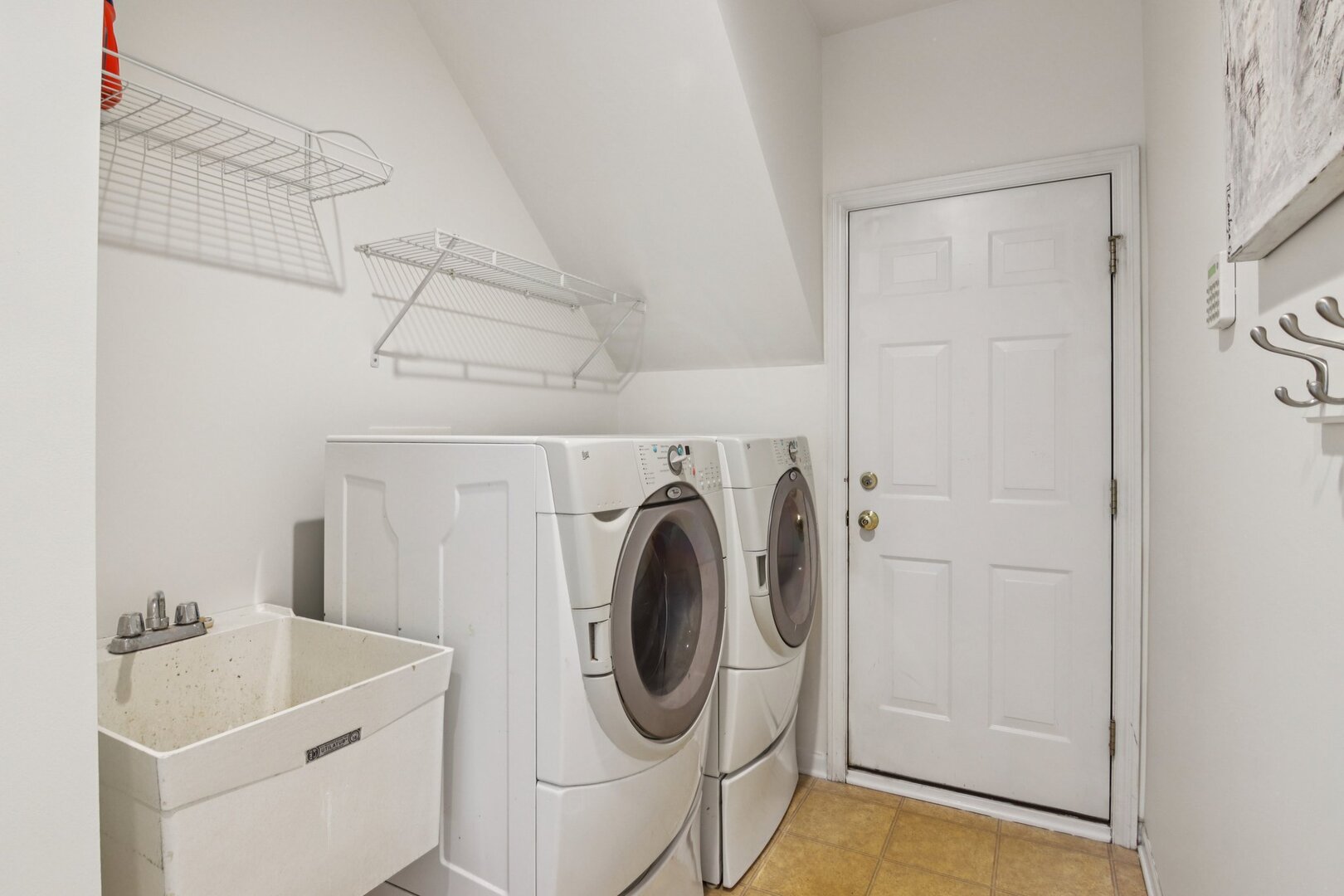 2415 Wembley Court, Gurnee, IL 60031