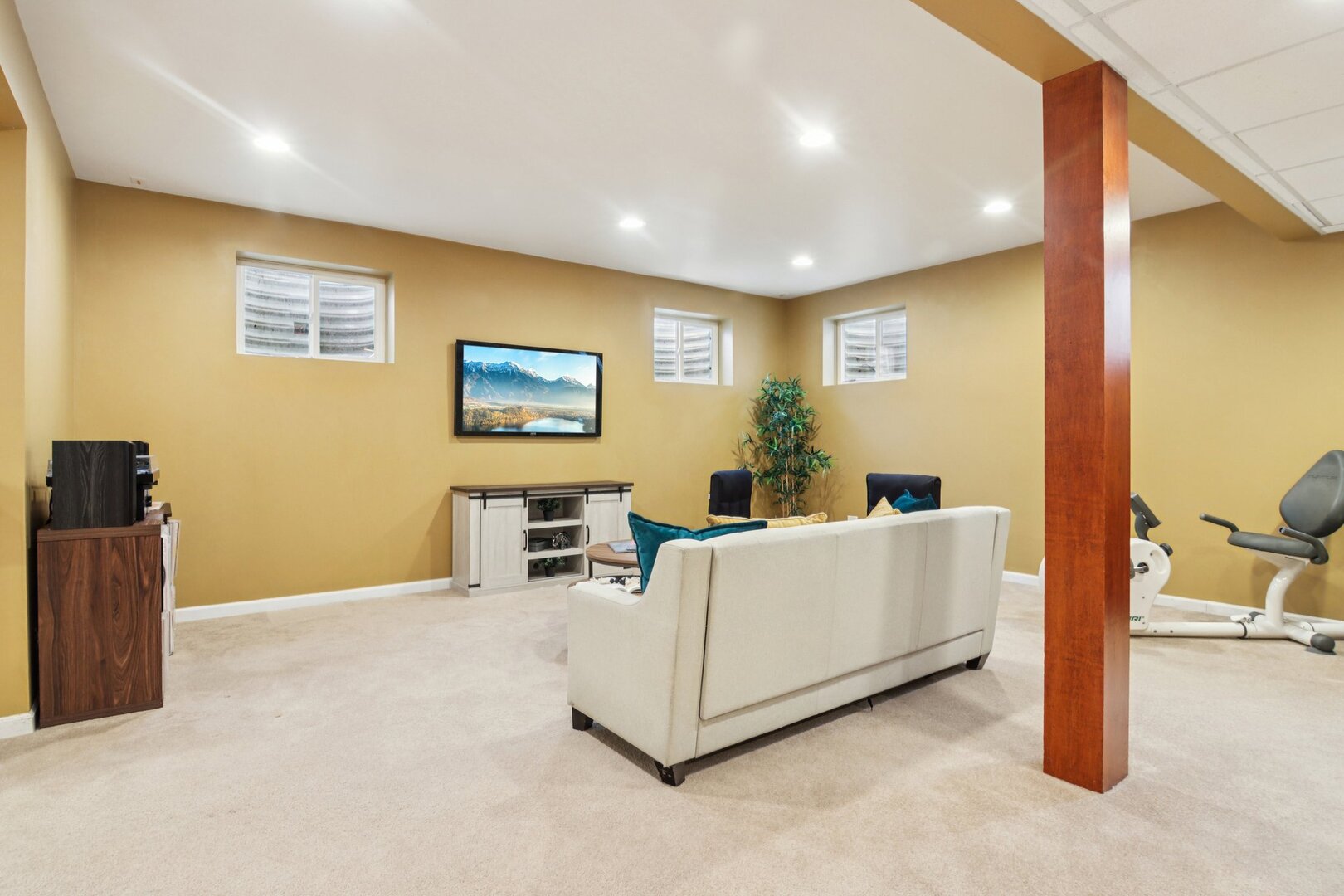 2415 Wembley Court, Gurnee, IL 60031