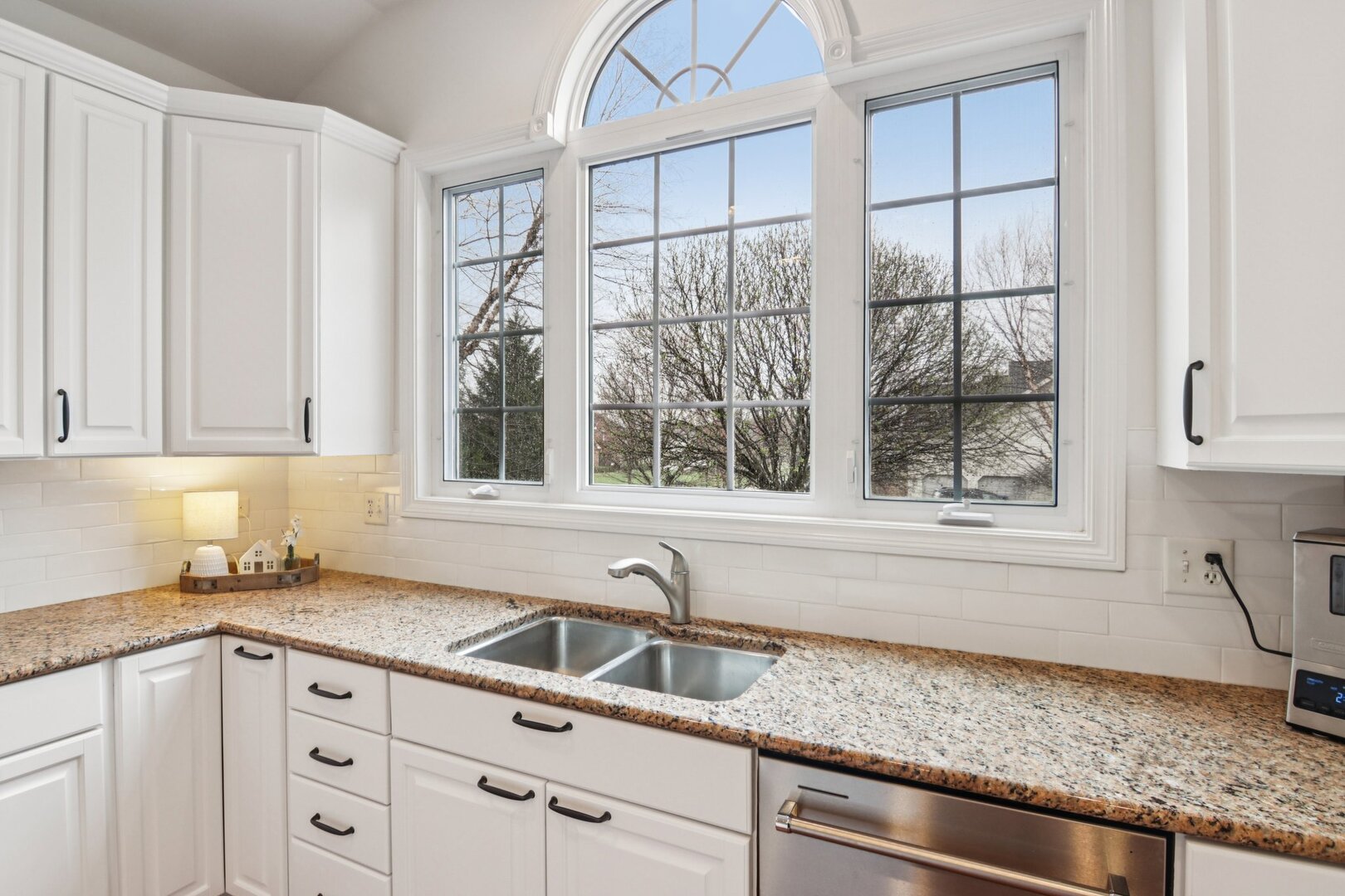 2415 Wembley Court, Gurnee, IL 60031