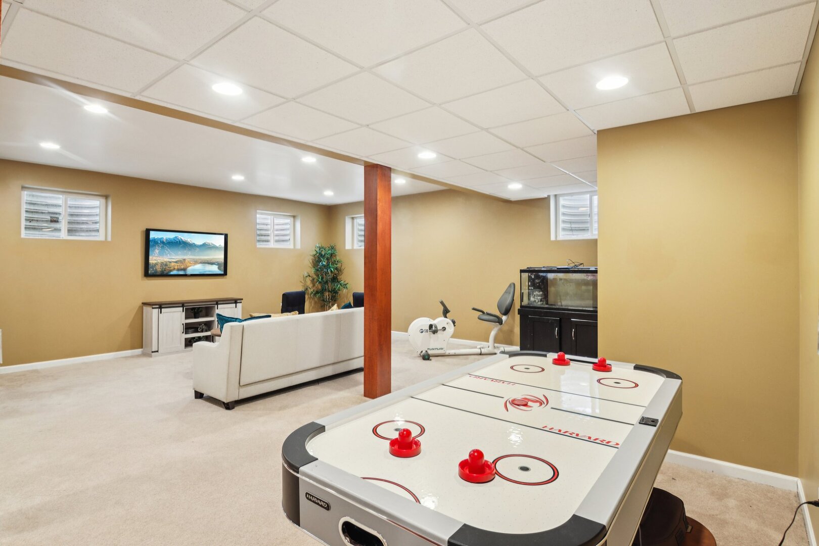 2415 Wembley Court, Gurnee, IL 60031