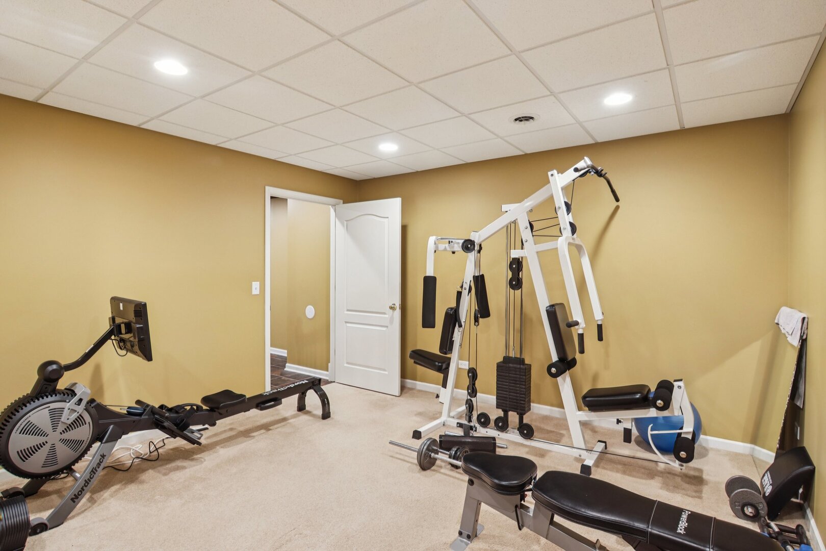 2415 Wembley Court, Gurnee, IL 60031