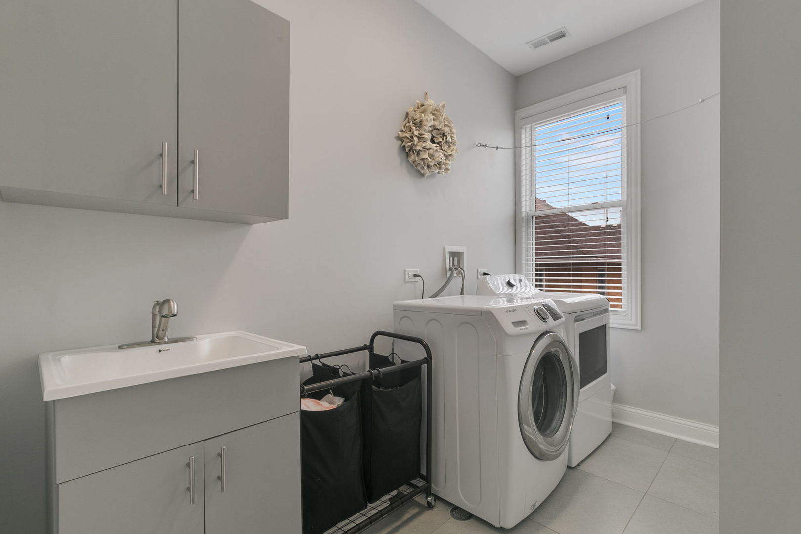 3239 Wesley Avenue, Berwyn, IL 60402