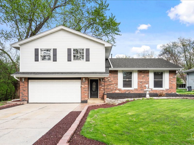 6531 Midhurst Road, Downers Grove, IL 60516