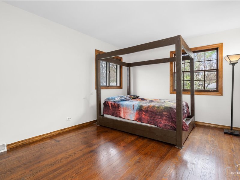 6531 Midhurst Road, Downers Grove, IL 60516