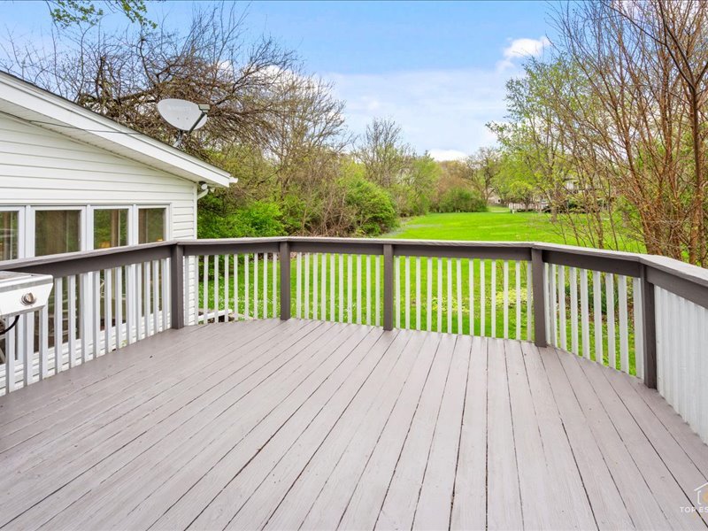 6531 Midhurst Road, Downers Grove, IL 60516