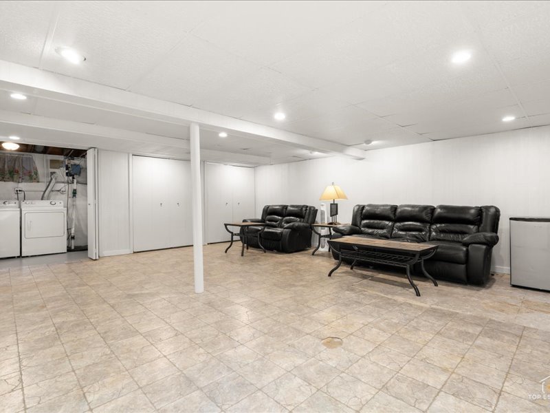 6531 Midhurst Road, Downers Grove, IL 60516