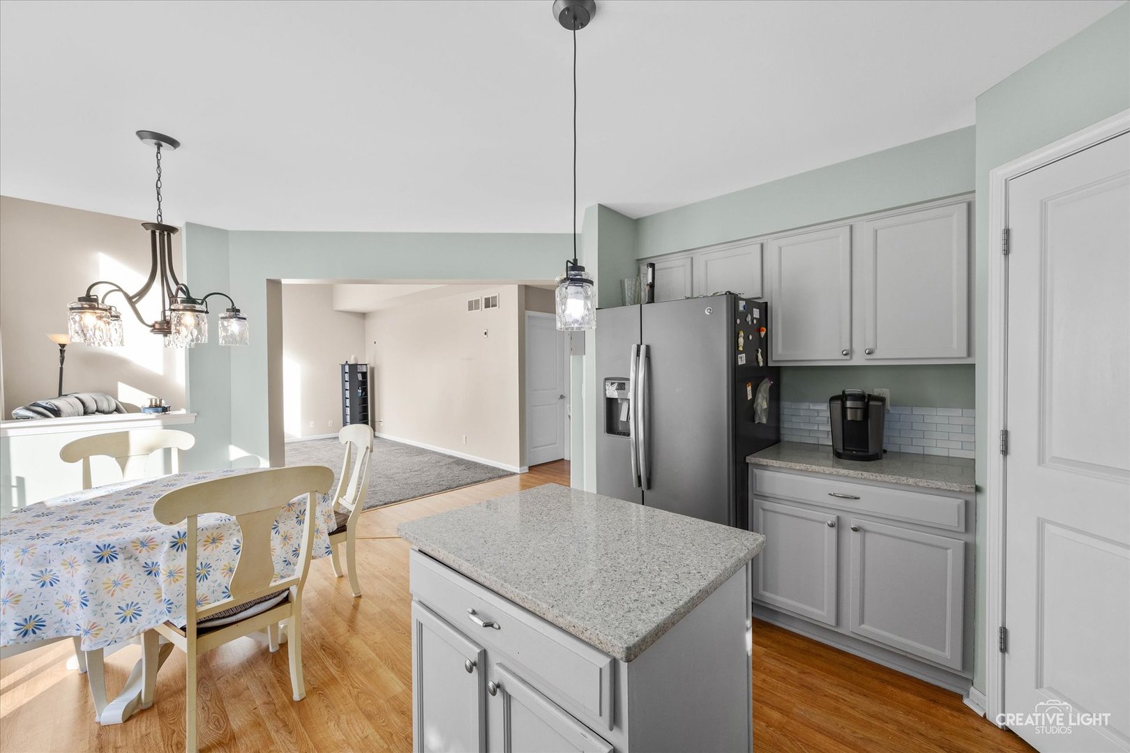 540 Waterford Drive, Oswego, IL 60543